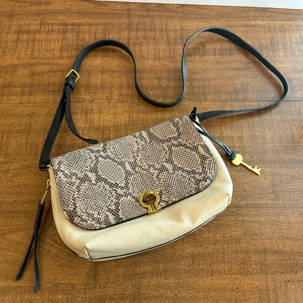 Fossil Maya Snakeskin Small Crossbody Bag cowhide leather python embossed cl